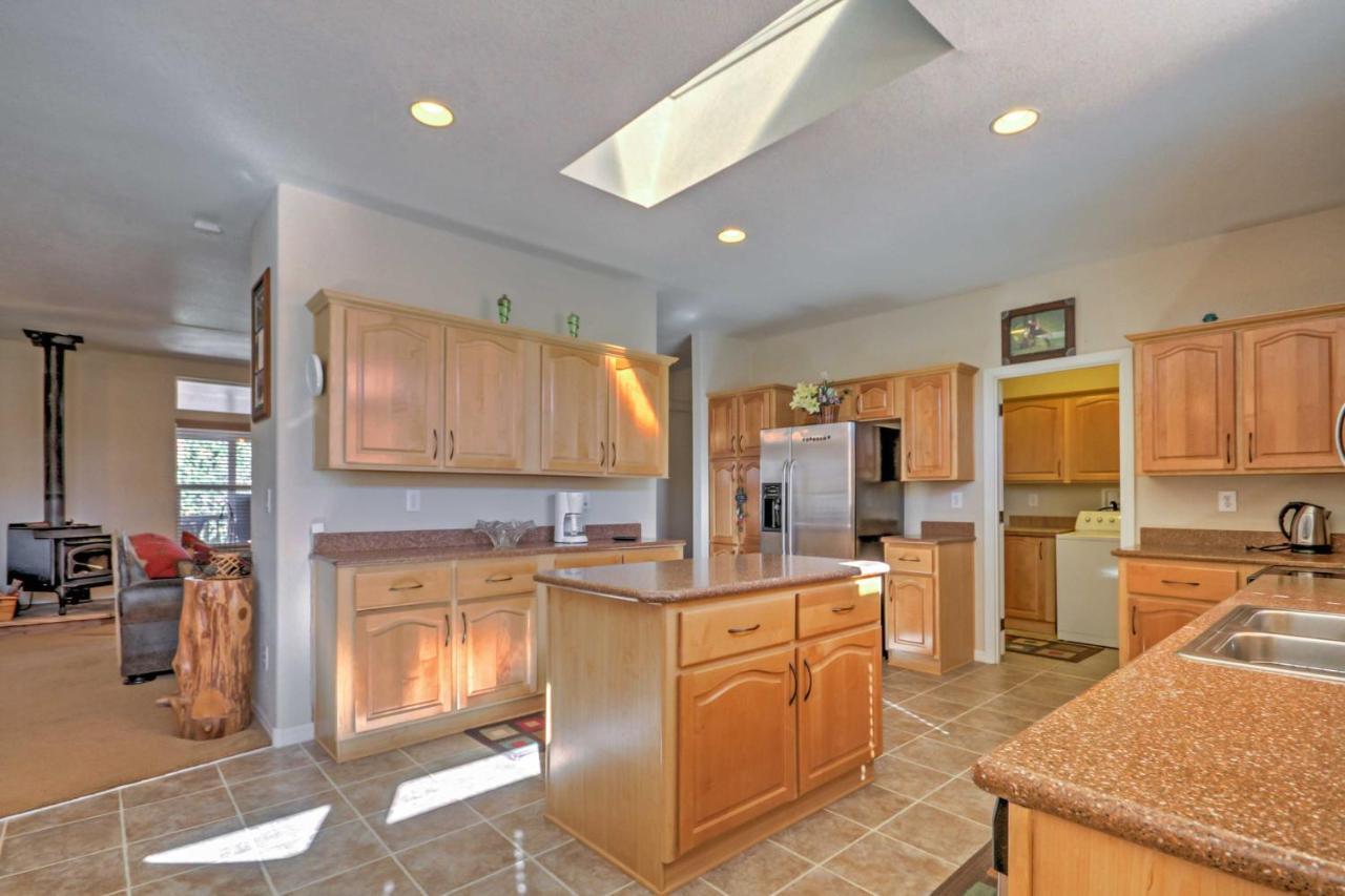 Beautiful Kanab Home With Yard - Walk To Restaurants Ngoại thất bức ảnh